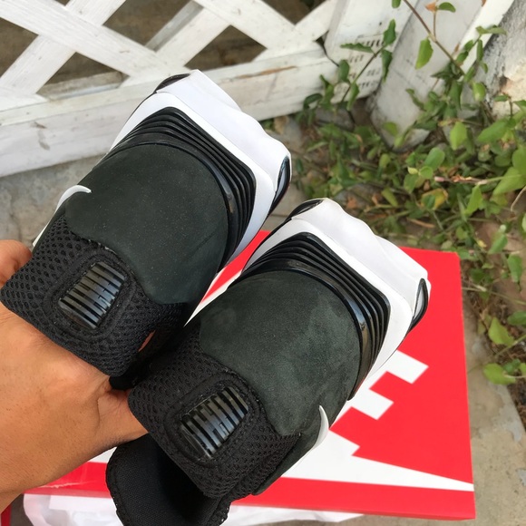 NIKE AUTHENTIC MENS SHOX New - Picture 5 of 8